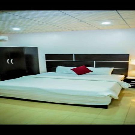 Power Mike Guest House Αμπούζα Εξωτερικό φωτογραφία