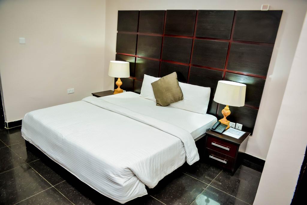 Power Mike Guest House Αμπούζα Εξωτερικό φωτογραφία